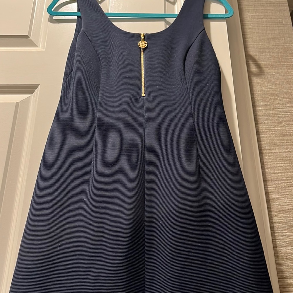 Like New Navy Lily Shift Dress